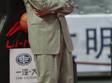 守望与传承：王治郅的场边独白