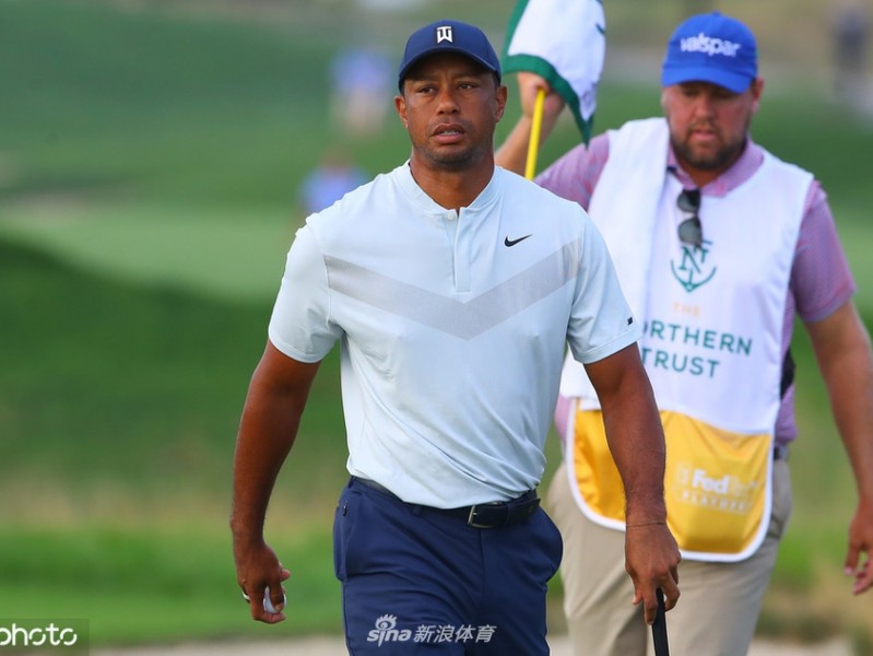 王者迟暮：伍兹季后赛首轮深陷挣扎，腰伤阴霾笼罩卫冕之路