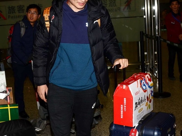 从新疆到上海，从冠军到归乡：李学林的篮球路