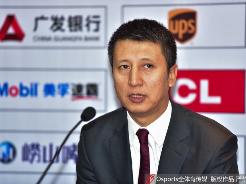 郭士强携哈德森出席发布会，大胜夜共话外援里程碑