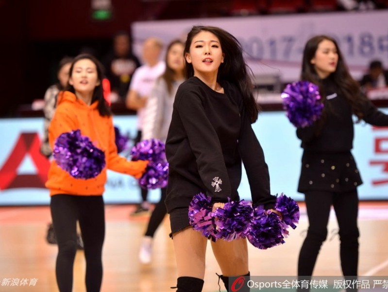 齐鲁篮筐下的精灵：探秘山东啦啦队甜美的力量与汗水