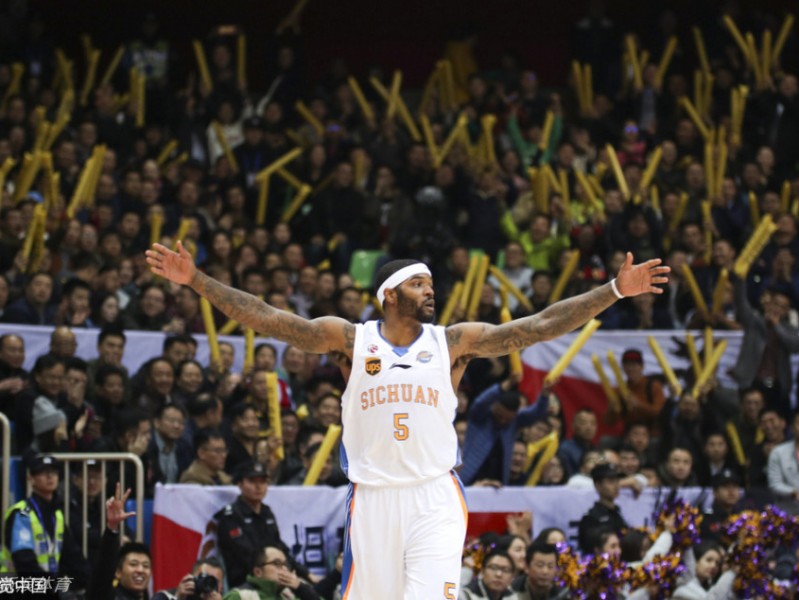 辽篮苦主相逢夜 郭少率队复仇四川
