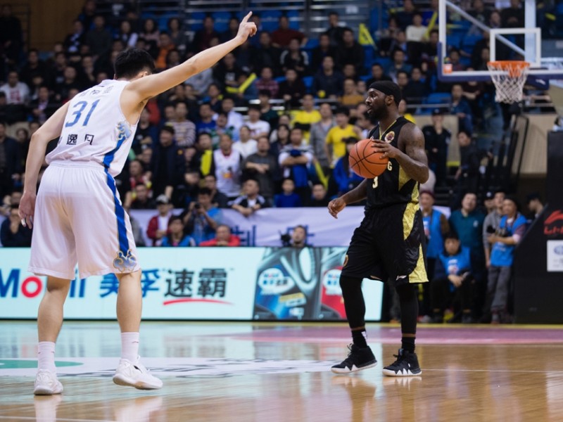 季后赛烽火连天，苏鲁大战演绎篮球史诗篇章