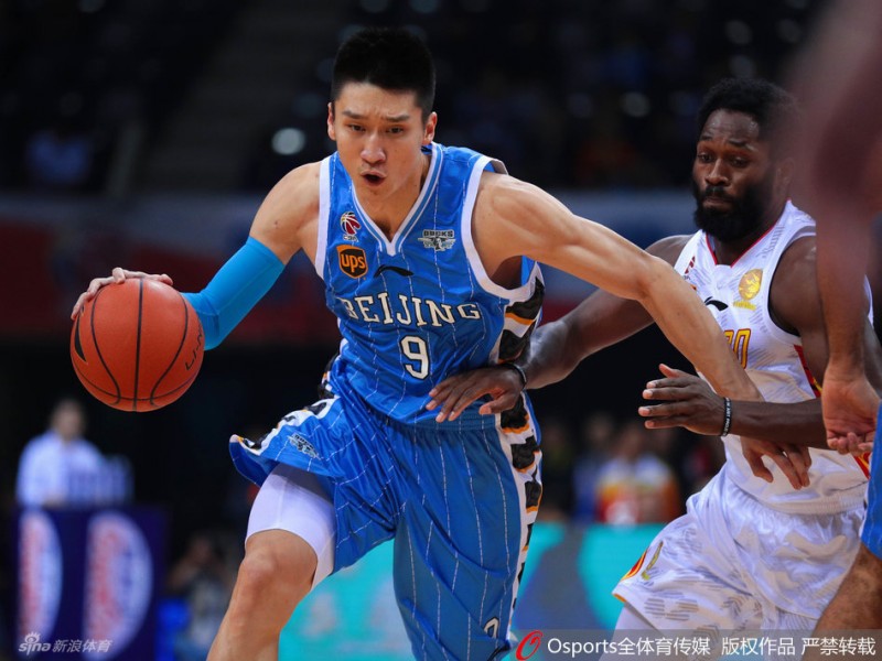 京城篮球烽火再起：孙悦擎天暴扣，方硕穿针引线，杰瑞特内线翻江倒海