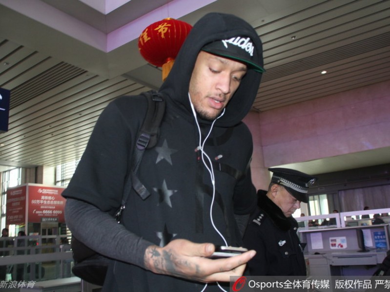 比斯利返美获球迷深情送别，那一幕幕温情定格在齐鲁大地