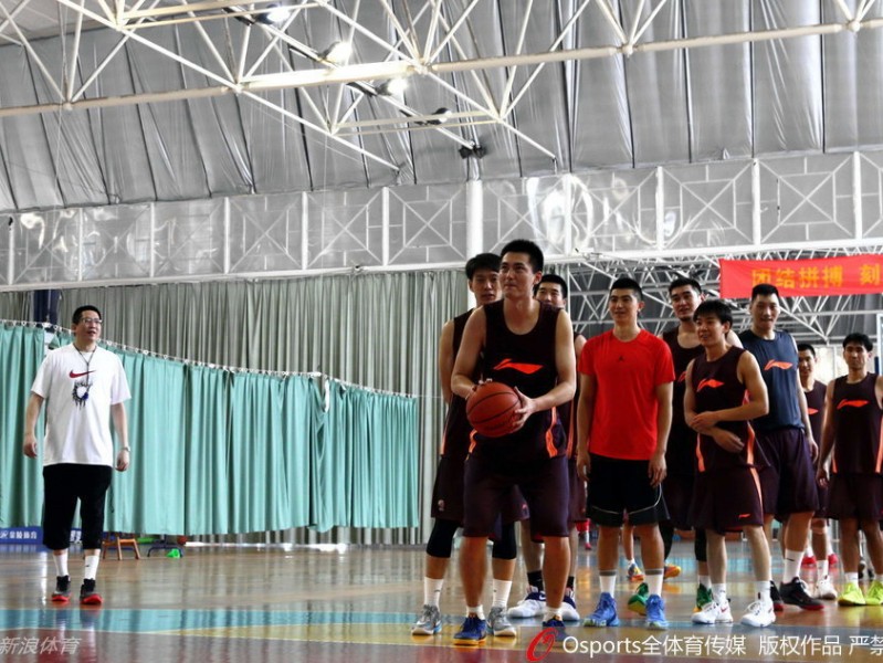 中国乔丹挂帅同曦首训，胡卫东指导唐正东打造江苏篮球新纪元