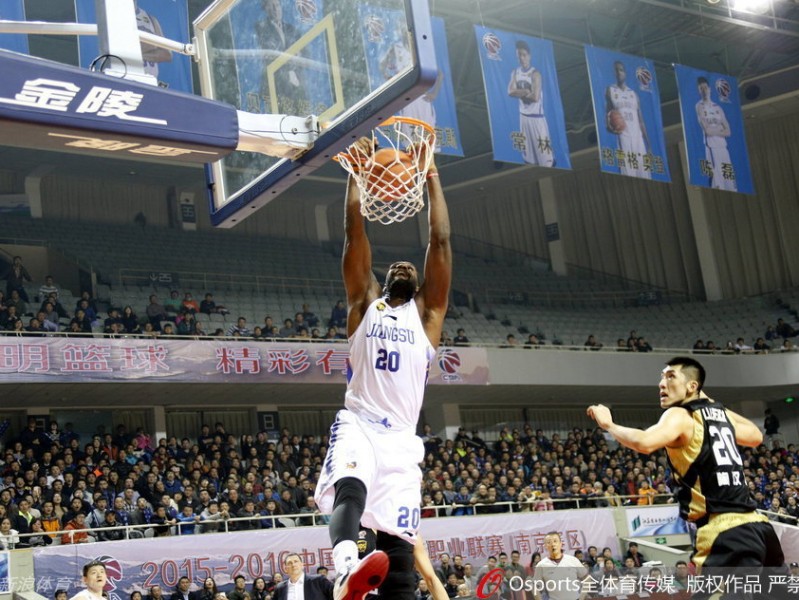 CBA热血赛季：奥登霸屏暴扣，比斯利神准后仰，丁彦雨航尖刀突破