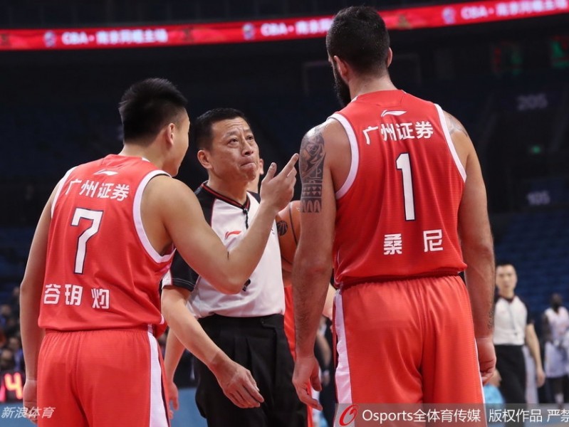 CBA激战同曦惜败广州，帕戈离场难阻末节狂飙