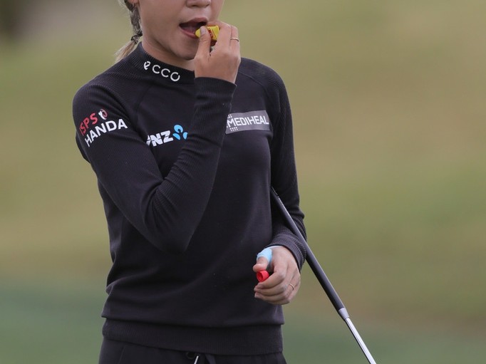 崔罗莲伤愈复出惊艳亮相 野火俱乐部绽放坚韧之花