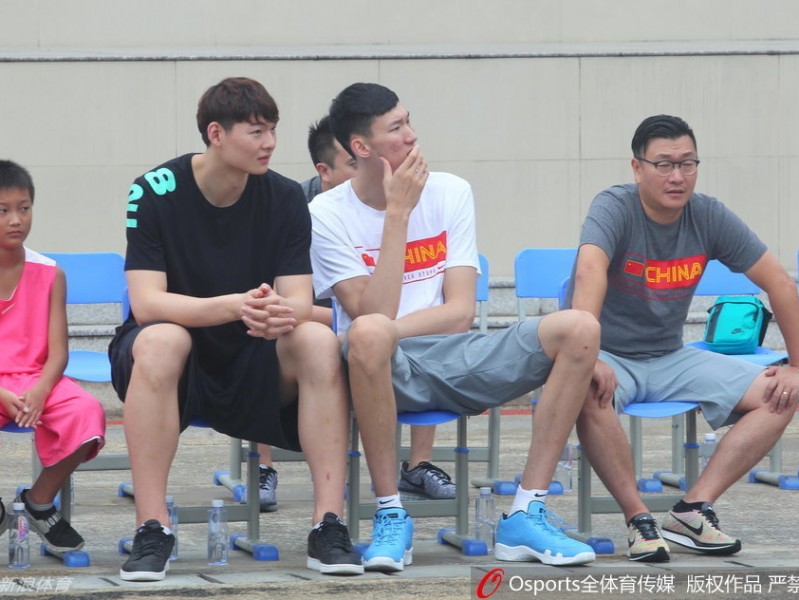 姚明携中美篮球巨星福州献爱心 助力灾后学校重建