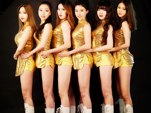 金鸡报晓迎新春 辽篮啦啦队俏皮贺岁