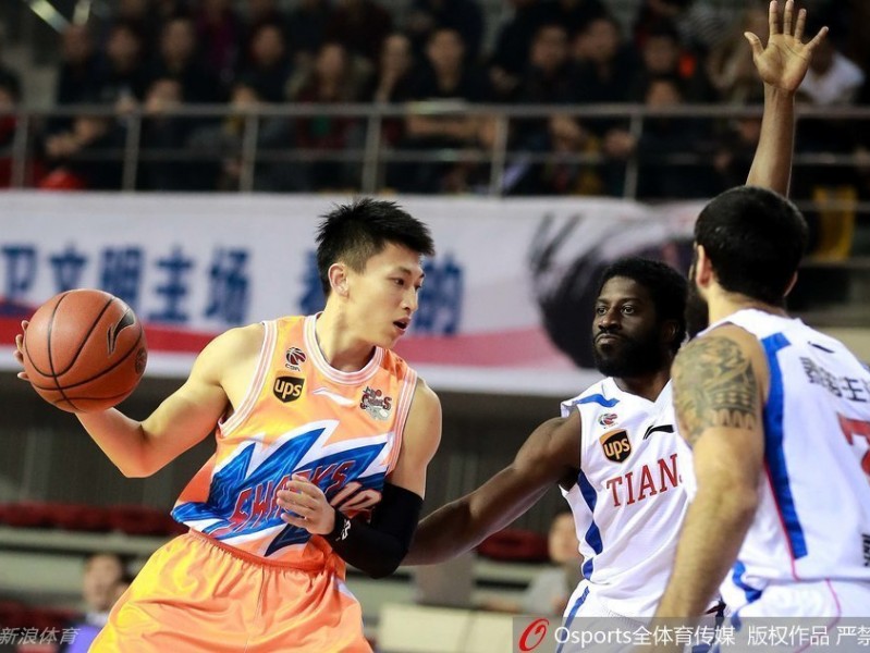 津沪鏖战与鲁闽争锋：回首CBA常规赛的那些经典瞬间