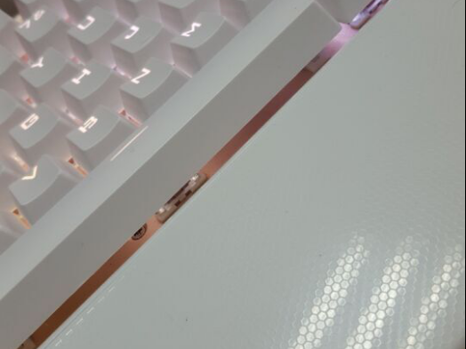 机械键盘里的“价格屠夫”，红龙键盘到底靠不靠谱？