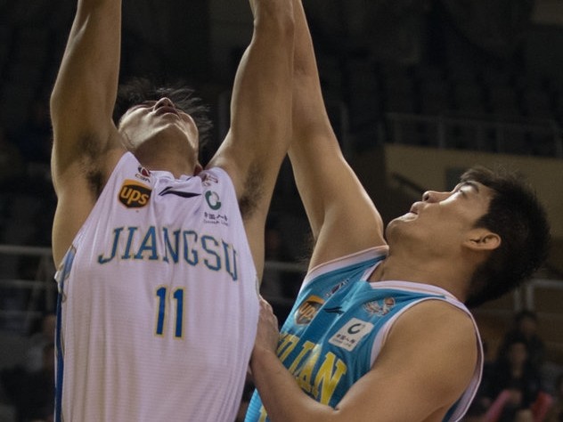 布鲁克斯三双力助江苏肯帝亚大胜福建，主场豪取六连胜完美双杀对手