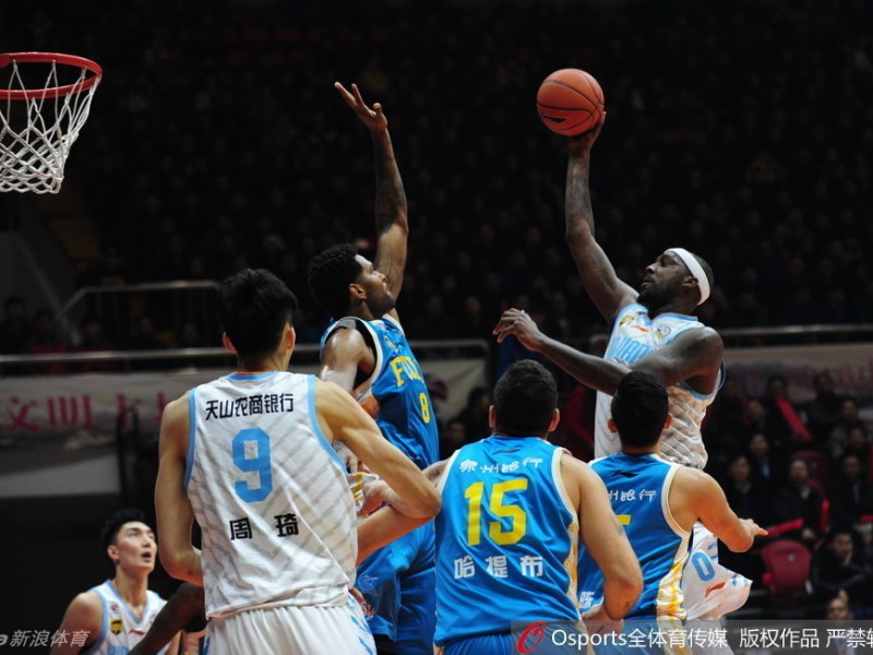 周琦遮天蔽日送火锅 布拉切率新疆铁骑踏碎紫禁勇士