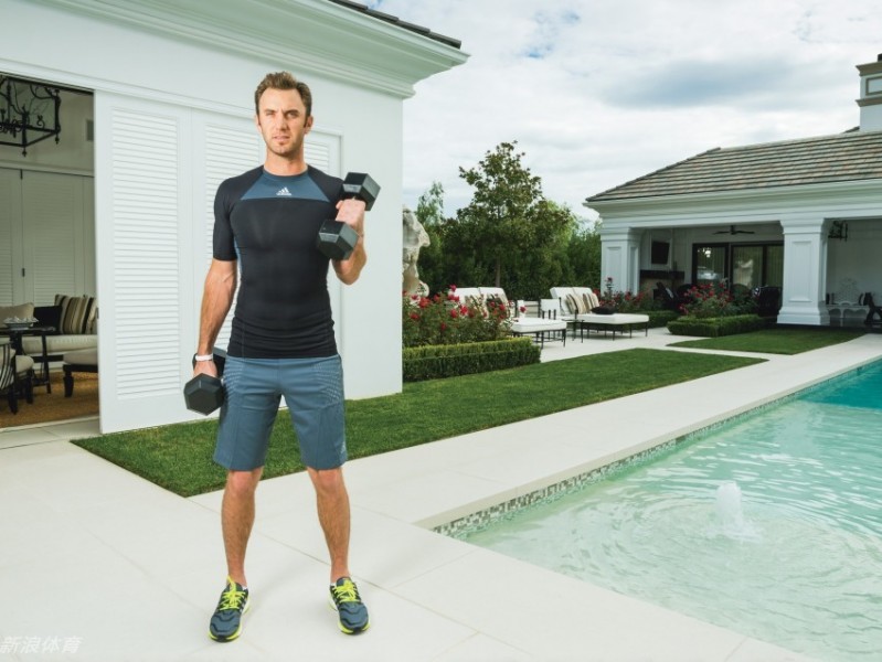 力量与平衡：揭秘达斯汀·约翰逊的冠军体魄