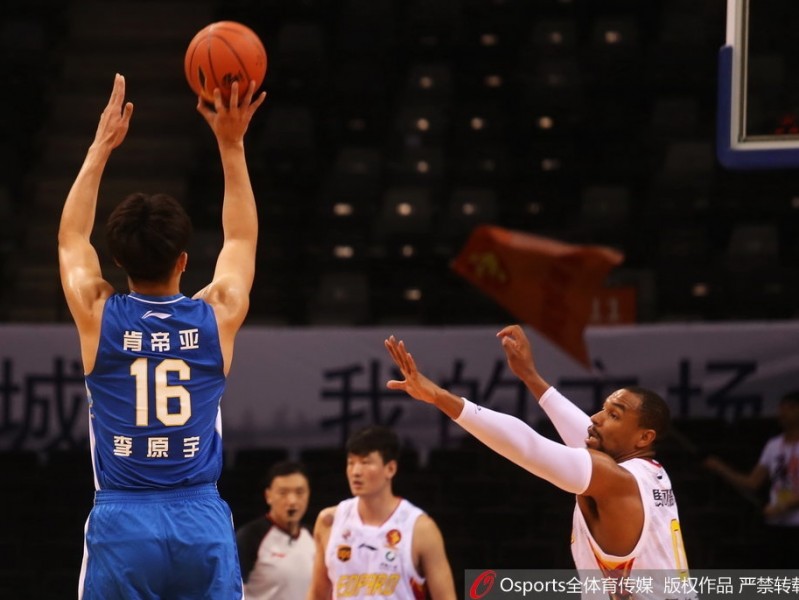 深圳烈豹主场驯服江苏肯帝亚，萨林杰与李慕豪双塔闪耀