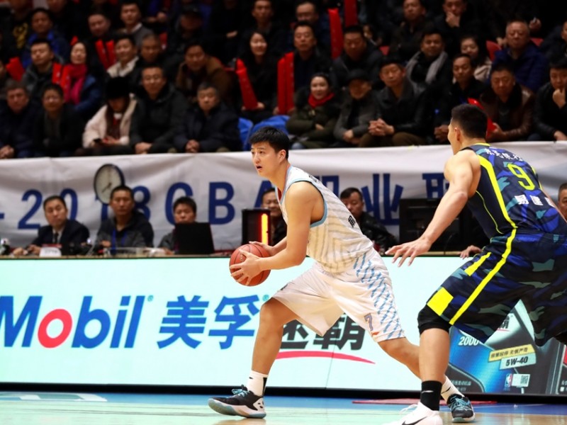 红山馆冰与火之歌：亚当斯末节独舞，新疆飞虎咬落华南虎