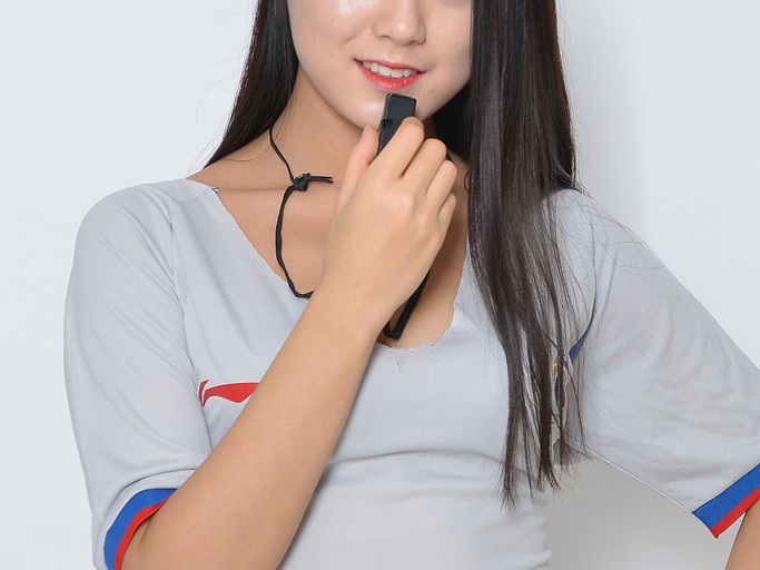 辽篮主场惊现最美助理裁判 篮球宝贝亓浩演绎别样风景线