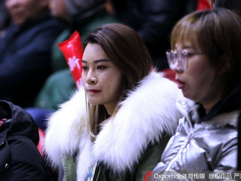 李根解禁复出之夜，爱妻见证新疆主场大捷